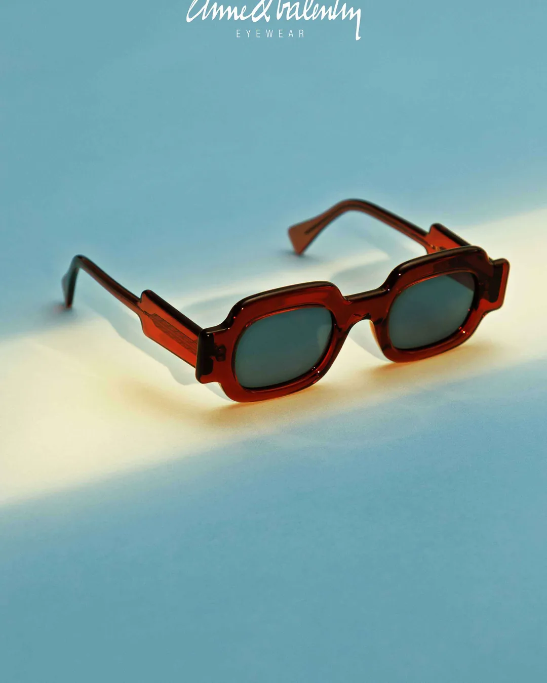 Anne & Valentin, rouge, verres fumés