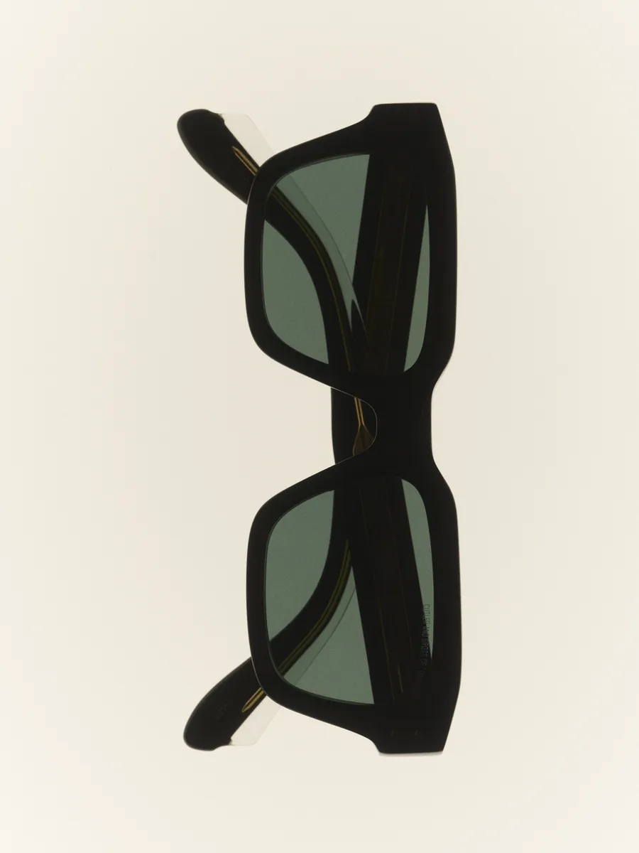 Cutler and Gross, noire, verres verts
