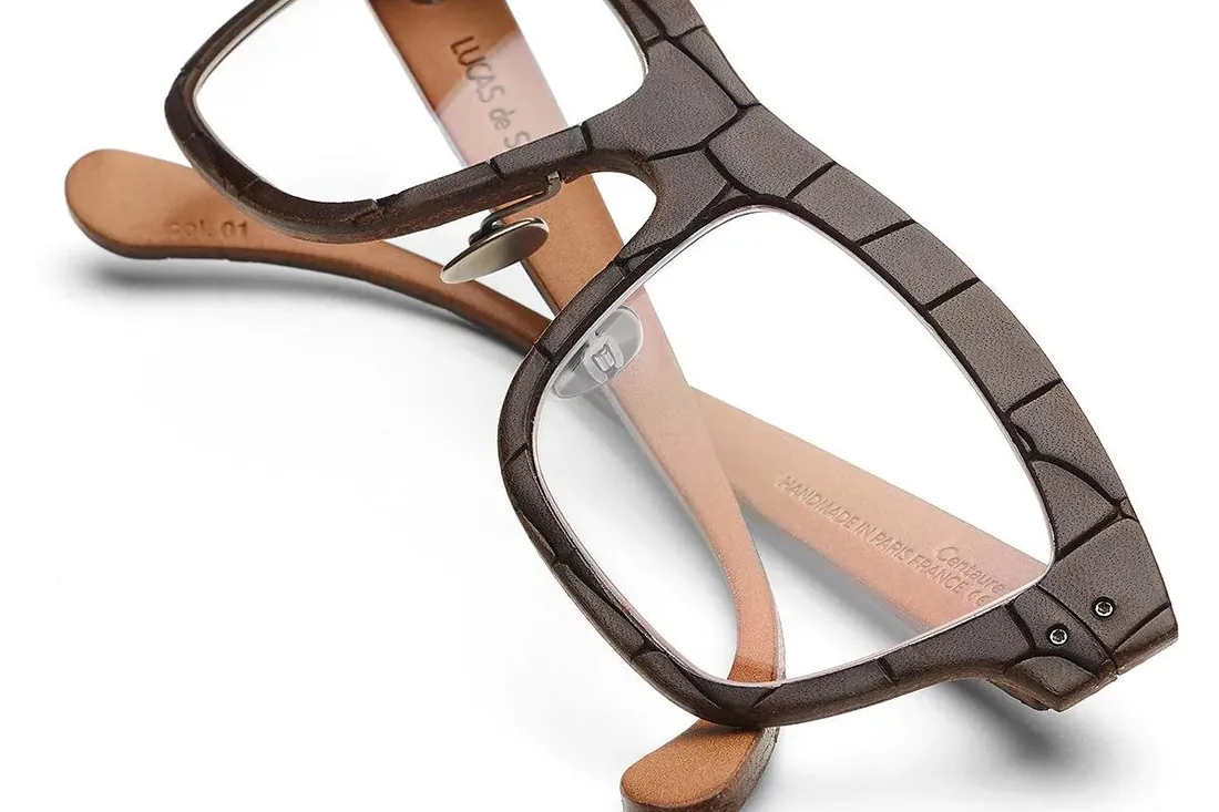 Lucas de Staël, centaure, cuir gravé en écailles