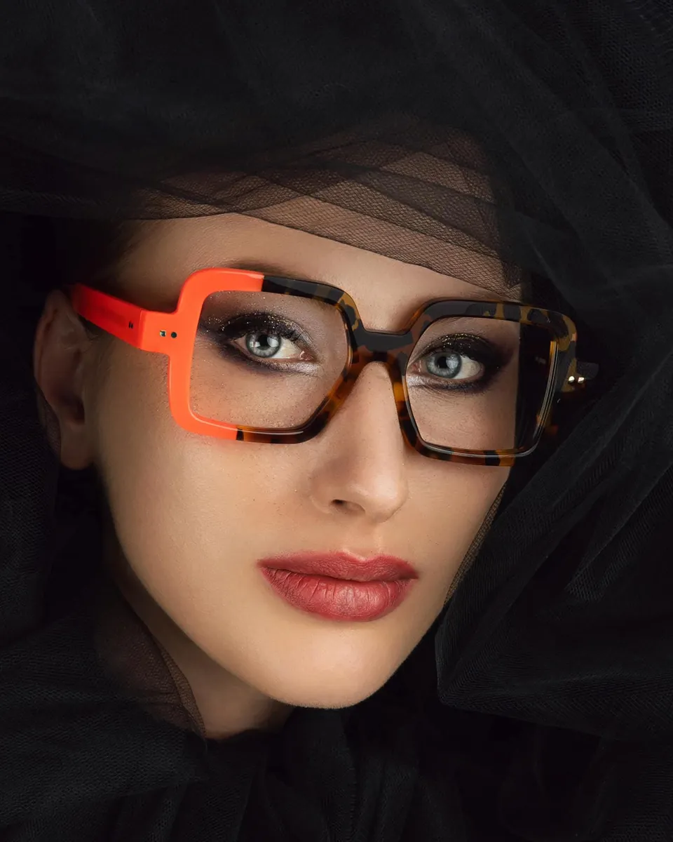 Sabine Be, écaille et orange, voilette